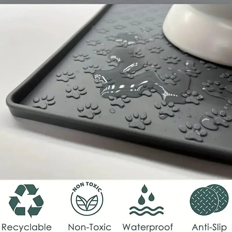 Non-Spill Silicone Feeding Placemat for Cats and Dogs